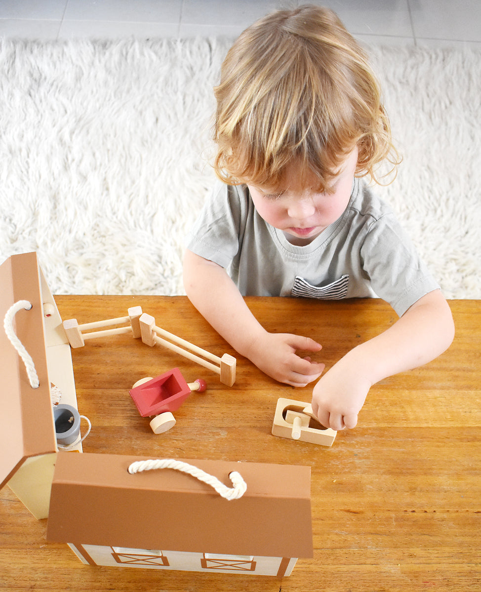 Wooden Horse Stable Set